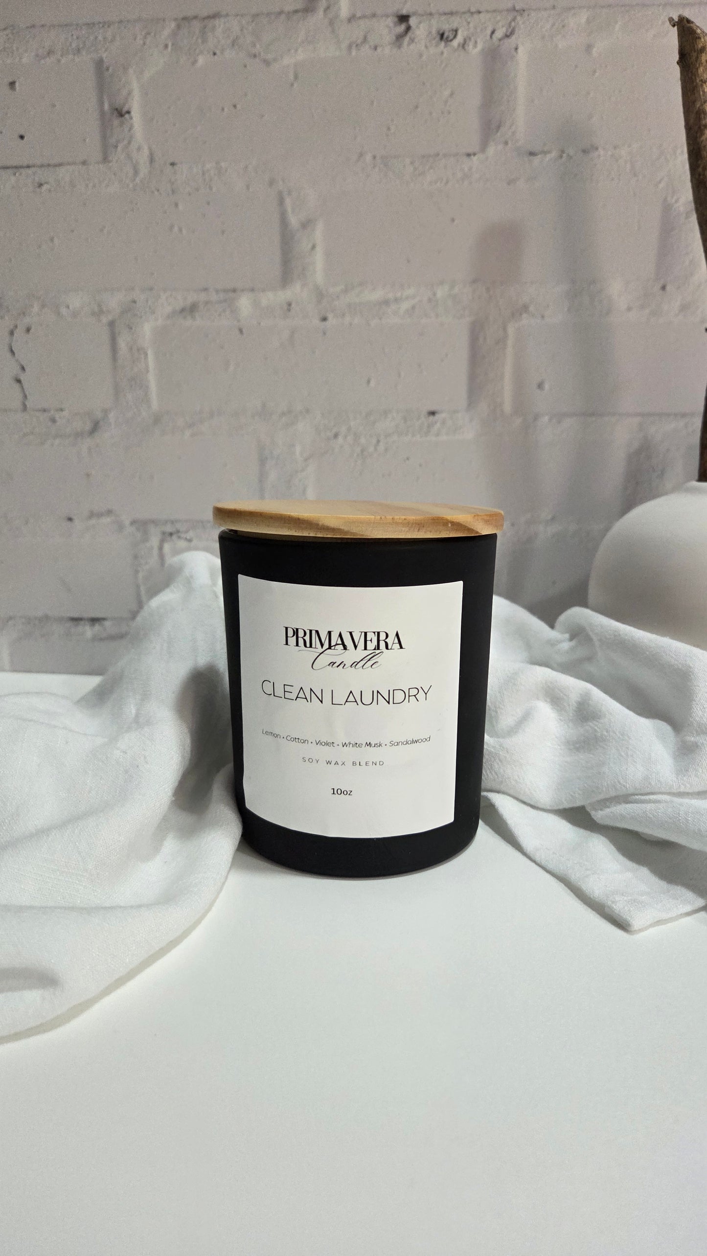 Clean Laundry Candle | Fresh Linen, Lemon & Sandalwood Scent